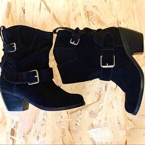DOLCE VITA | BLACK SUEDE SLIP - ON ANKLE BOOTIE | EUC | SIZE 9